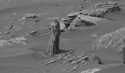 Две снимки от Марс от тази година Tree-stump-on-Mars2-640x372
