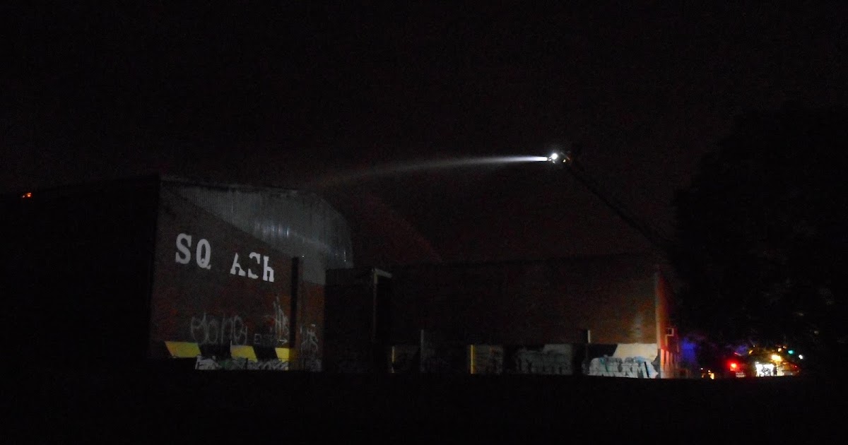 2NURFM Hunter News Fire Destroys old Squash Courts in Wallsend