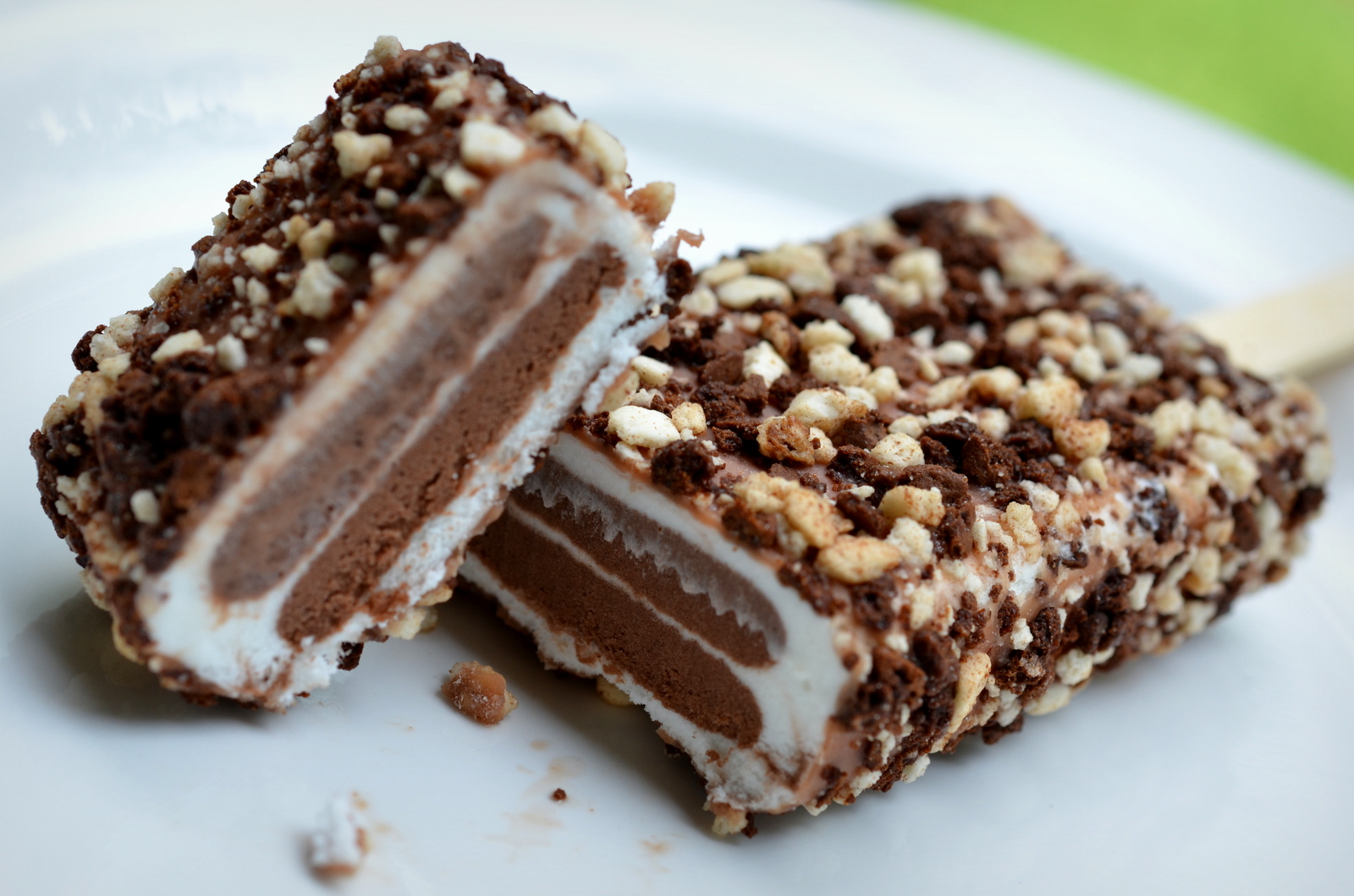 food and ice cream recipes: REVIEW: Good Humor Chocolate Eclair Ice