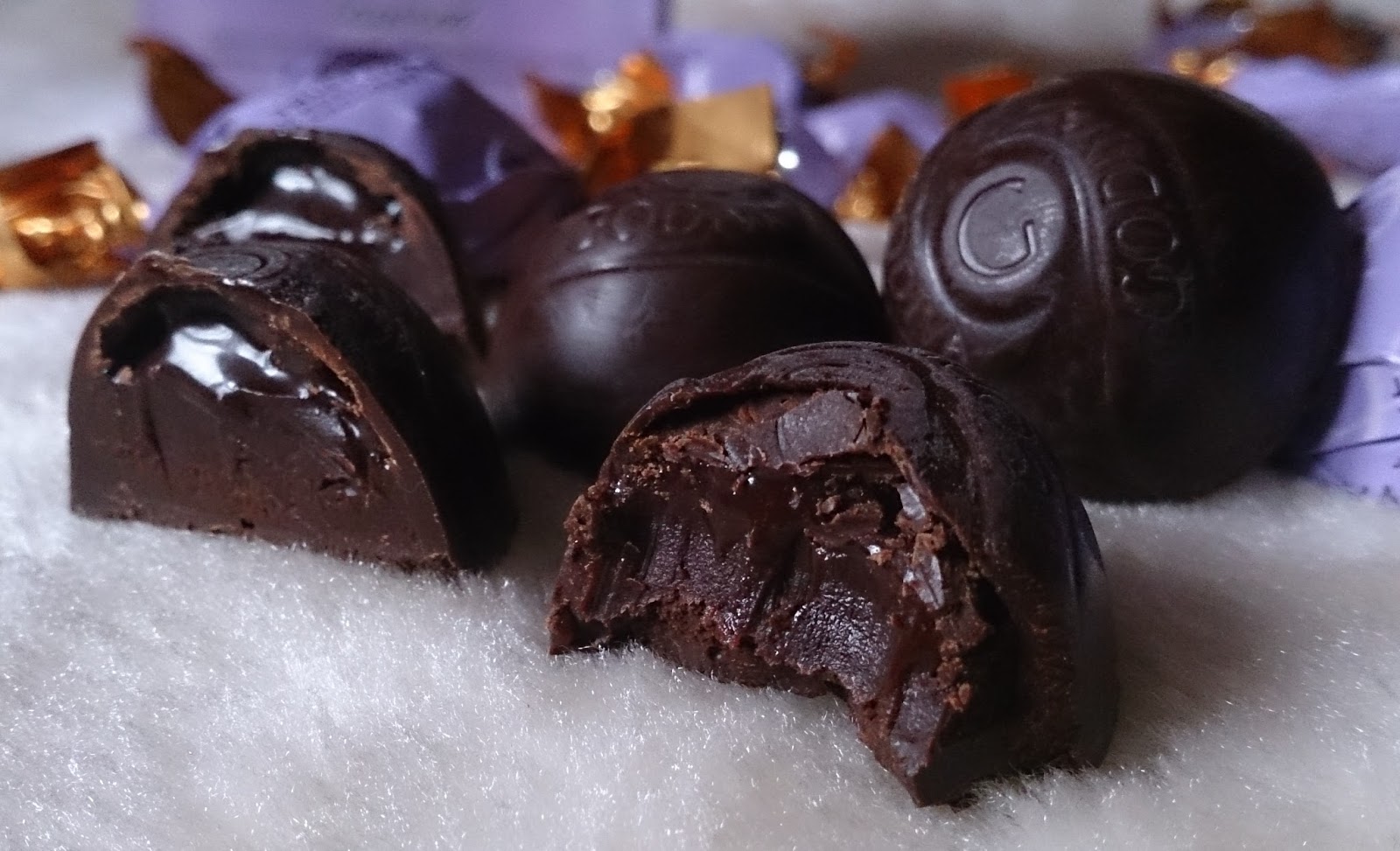 Chwile zasłodzenia Godiva Chocolate Lava Cake Dessert Truffles trufle