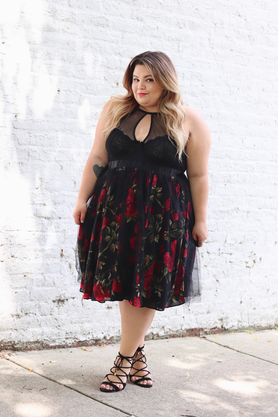 natalie craig, natalie in the city, Chicago blogger, plus size fashion blogger, society plus, plus size tutus, carrie Bradshaw tutu, sex and the city, date night outfit, plus size dating, society +, affordable plus size fashion, midwest blogger, how to wear florals, curves and confidence, military style jacket, plus size clothing