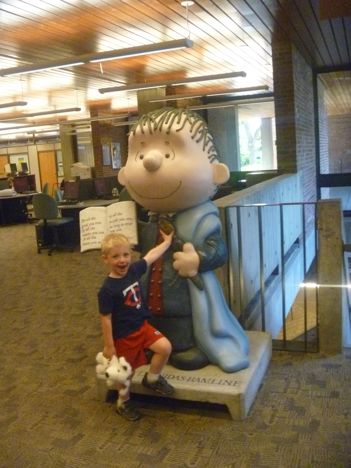 Peter's Puppets: Peanuts Statues in the Twin Cities