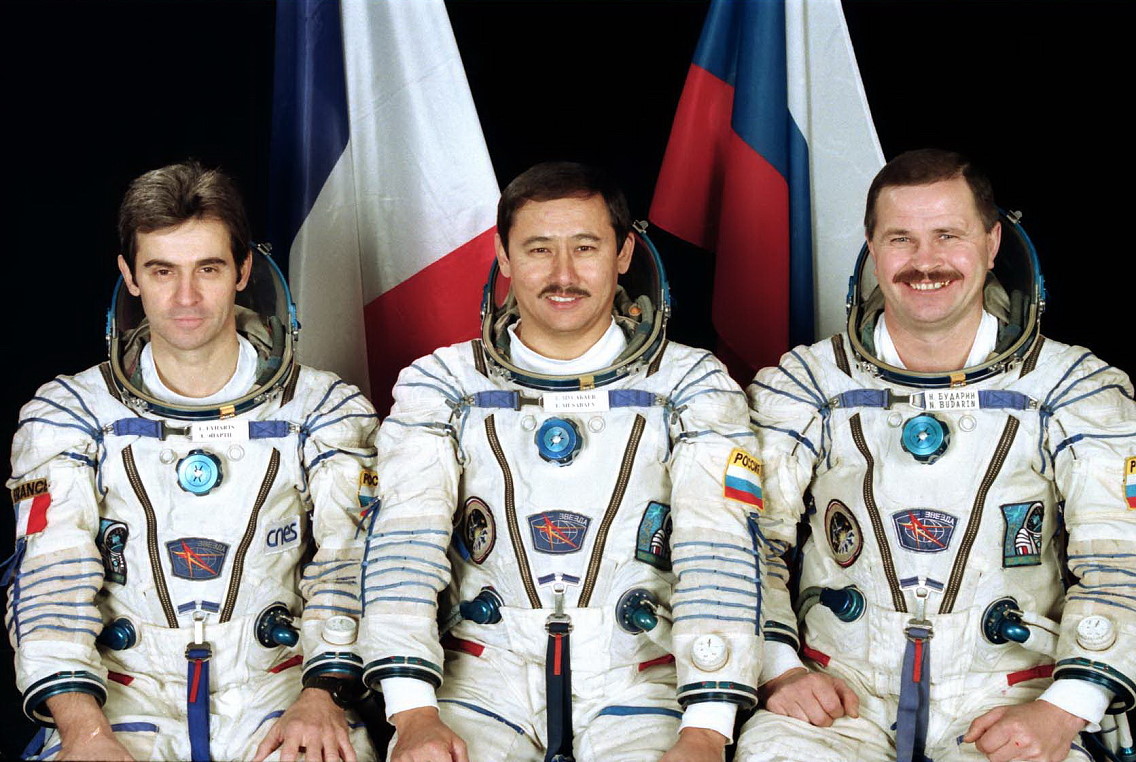 Book Junkie Soyuz TM27 launched 1998