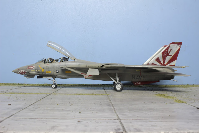 F-14A Tomcat VF111 "Sundowners"'Hasegawa au 1/48. F-14A Tomcat VF111 "Sundowners"'Hasegawa au 1/48.