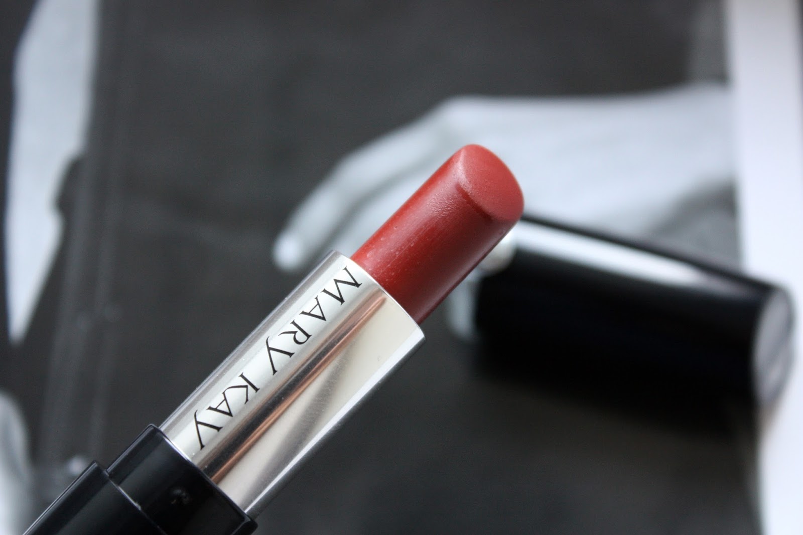 Mary kay matte. помада e semi matte 23. Mary kay гелевая матовая губная помада/sunset peach. помада e semi matte. губная помада фаворит mary kay.