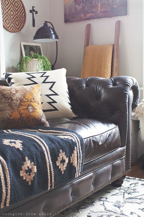 Monday morning 10 Cool pillows for living room / Bed decor ideas
