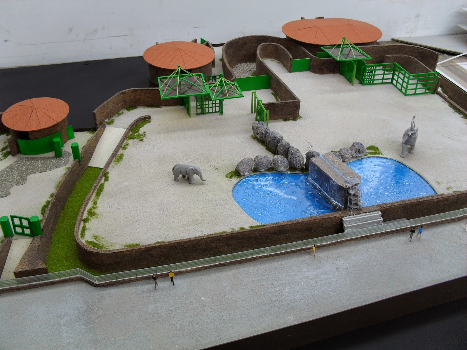 Maqueta de sección de zoológico
