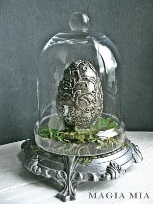 Amazing silver leafed easter egg made with everyday crafting materials! By Magia Mia featured on I Love That Junk