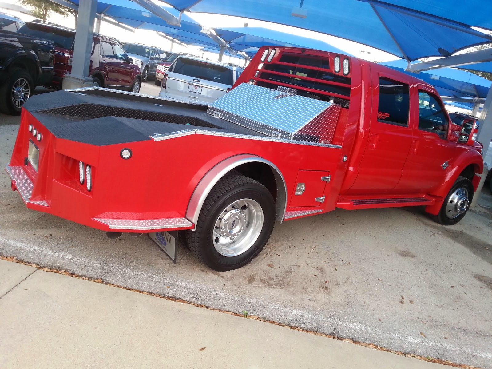 TDY Sales 817-243-9840 — New Ford F550 Laredo Custom Bed Hauler Truck