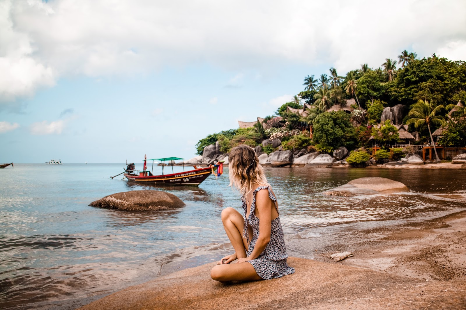 fashion and travel blogger, Alison Hutchinson, is wearing an Auguste dress in Koh Tao