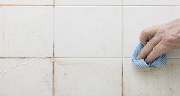 AQUÍ ESTÁ CÓMO LIMPIAR LA LECHADA DEL AZULEJO CON ESTE LIMPIADOR HECHO EN CASA GROUT AQUÍ ESTÁ CÓMO LIMPIAR LA LECHADA DEL AZULEJO CON ESTE LIMPIADOR HECHO EN CASA GROUT