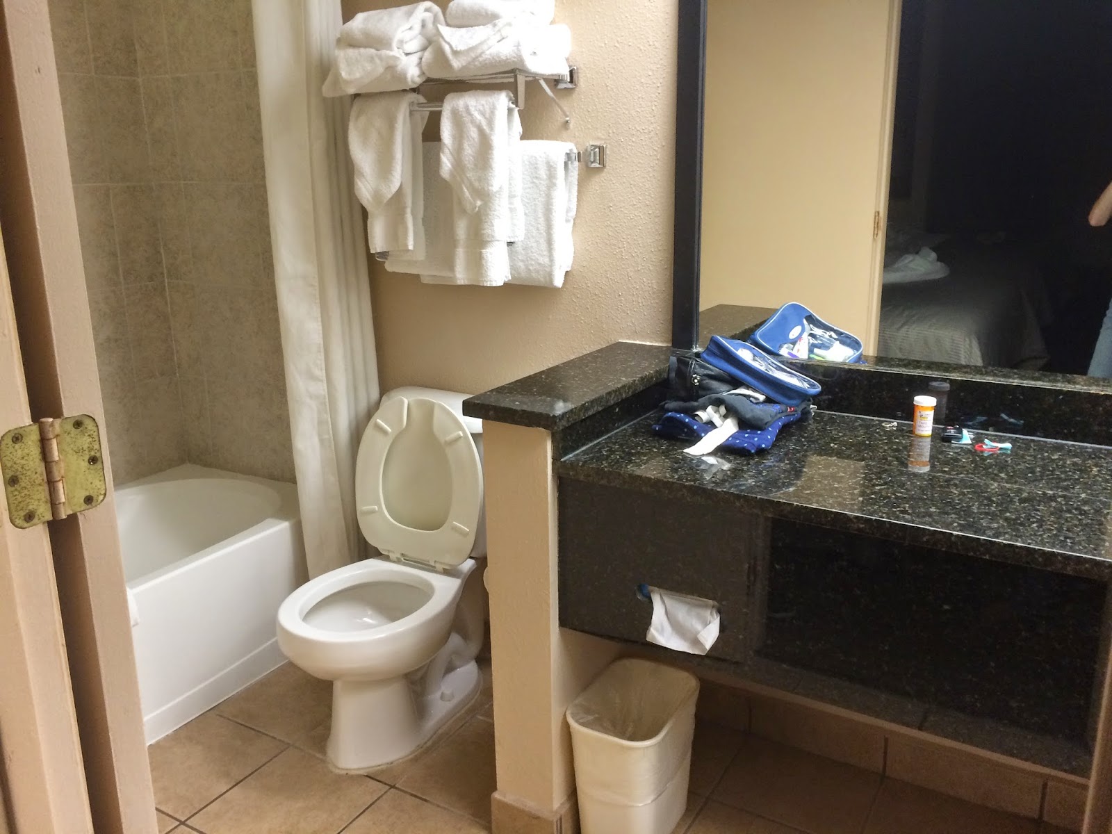 bathroom at Clairon Suites Maingate Orlando hotel review