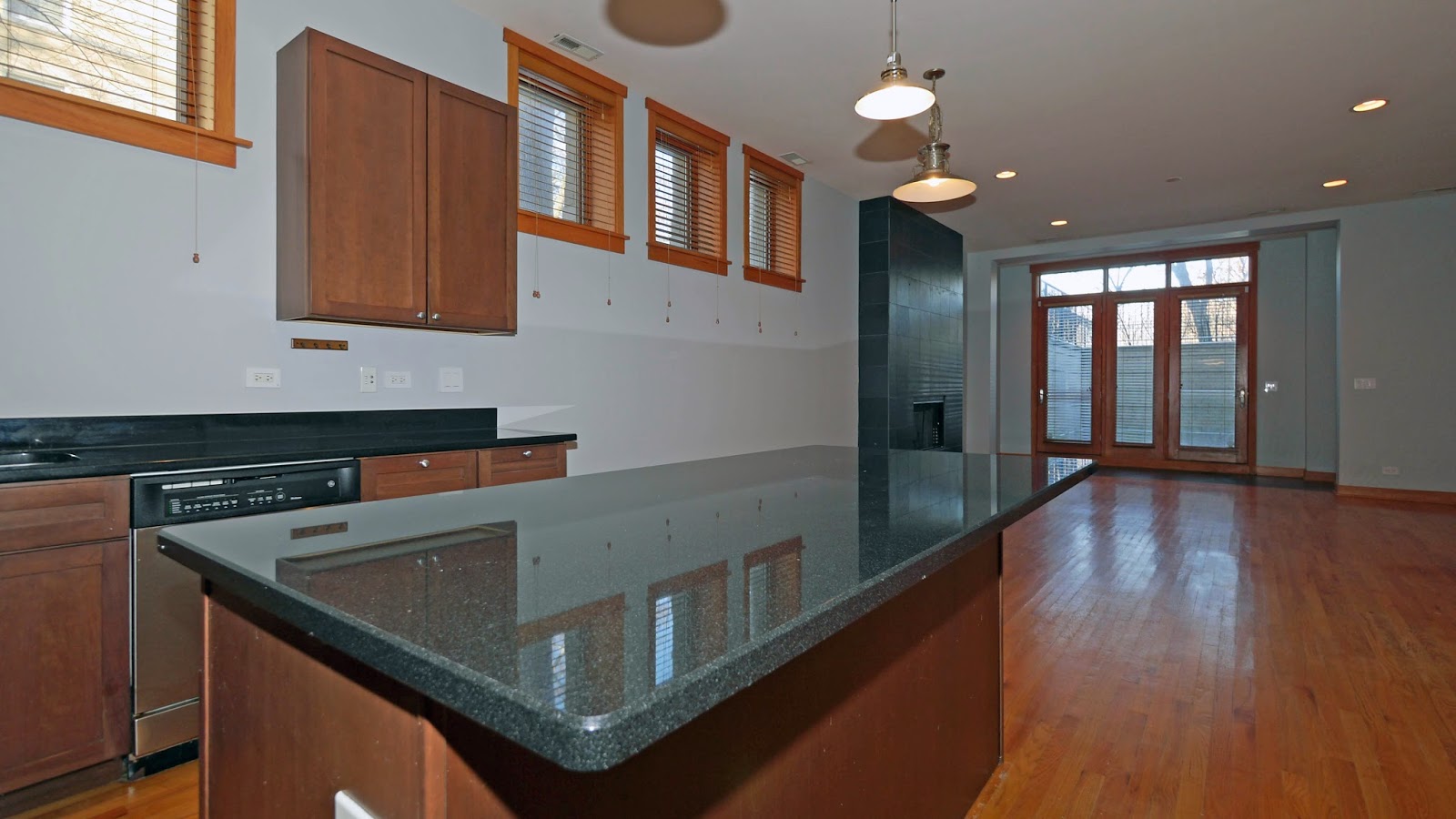 The Chicago Real Estate Local: For Rent 3 bedroom 2 bath condo w