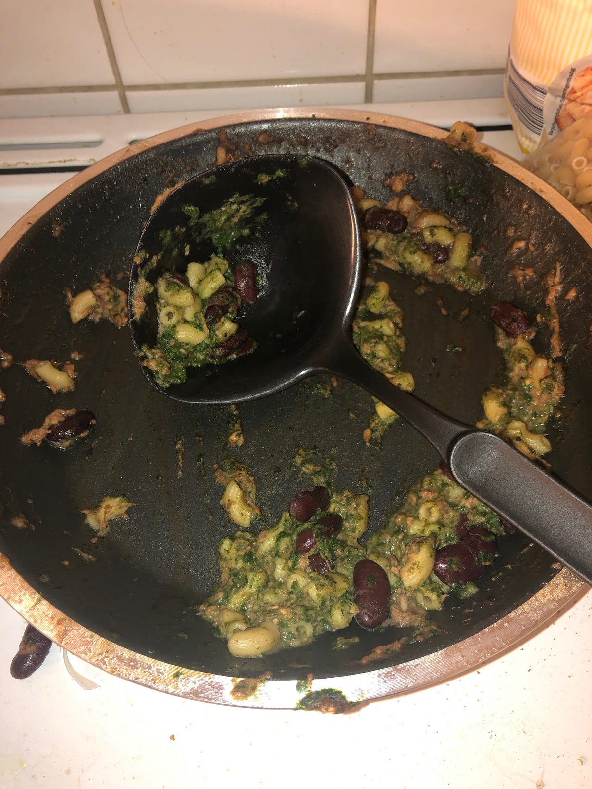 Brunette lesbot porno