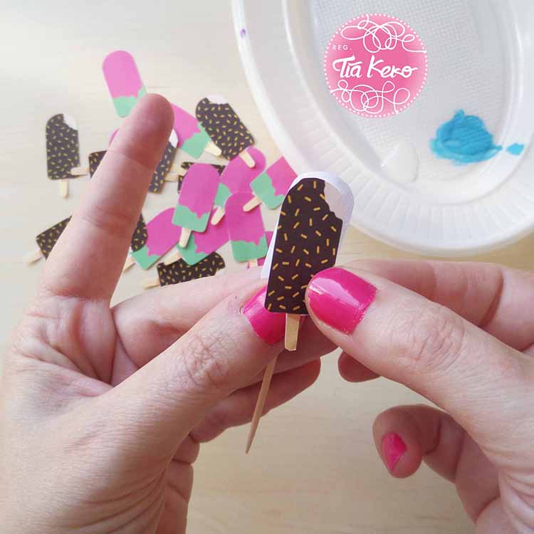 Tía Keko y manualidades con papel