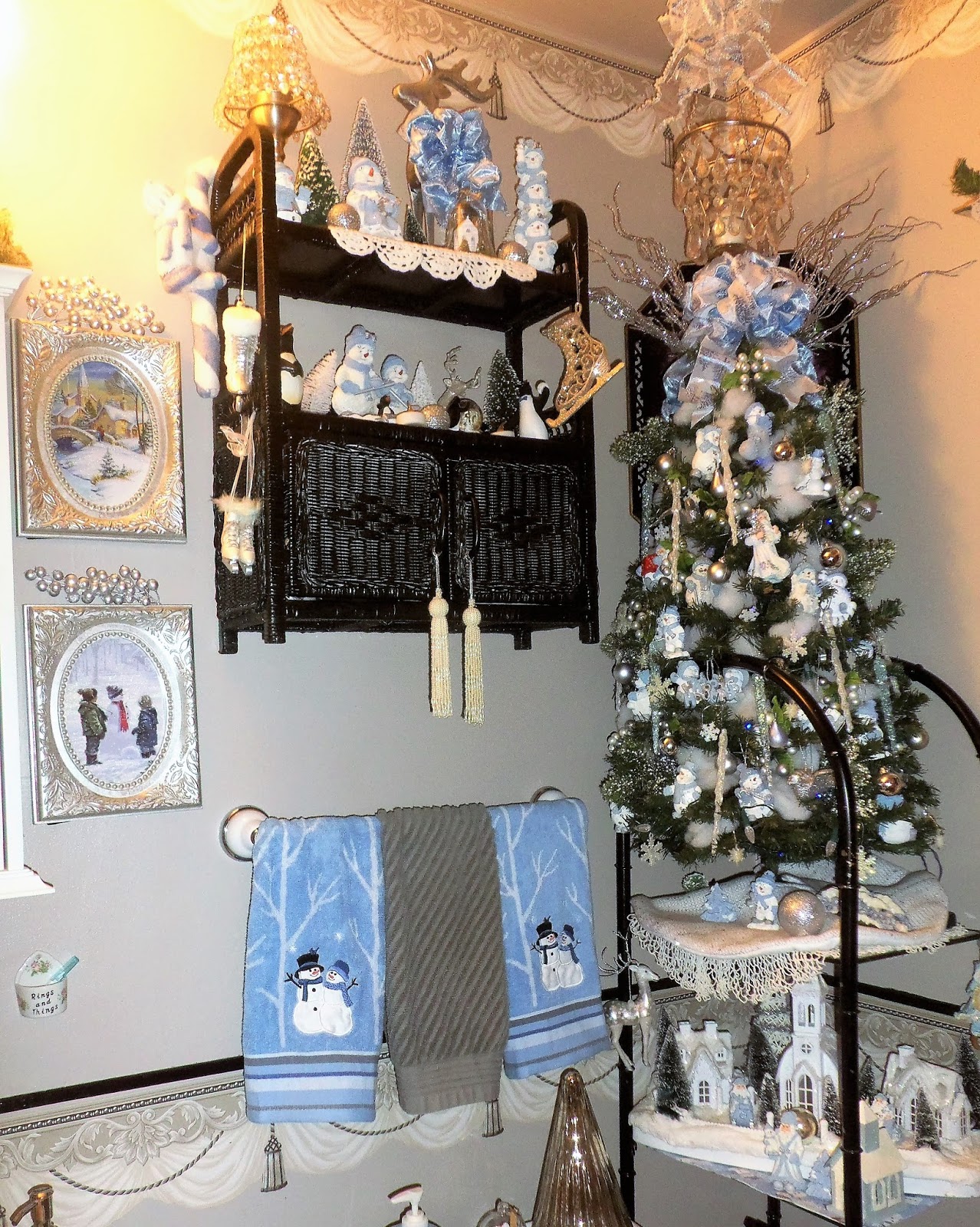 A DEBBIEDABBLE CHRISTMAS Christmas in the Powder Room, Christmas Home