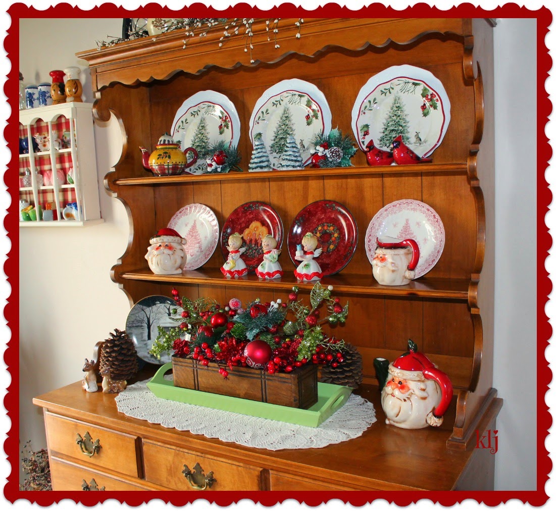 Karie's Chic Creations : Christmas Decorating The Hutch