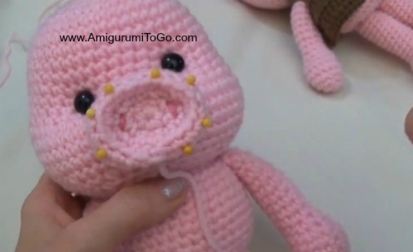 montaje hocico cerdo amigurumi