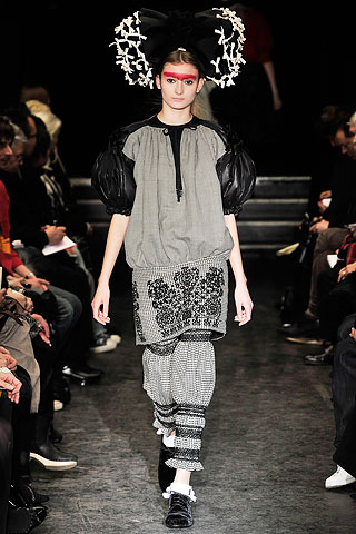 コレクション:2009 A/W tao COMME des GARCONS|コムデギャルソン店舗 ...