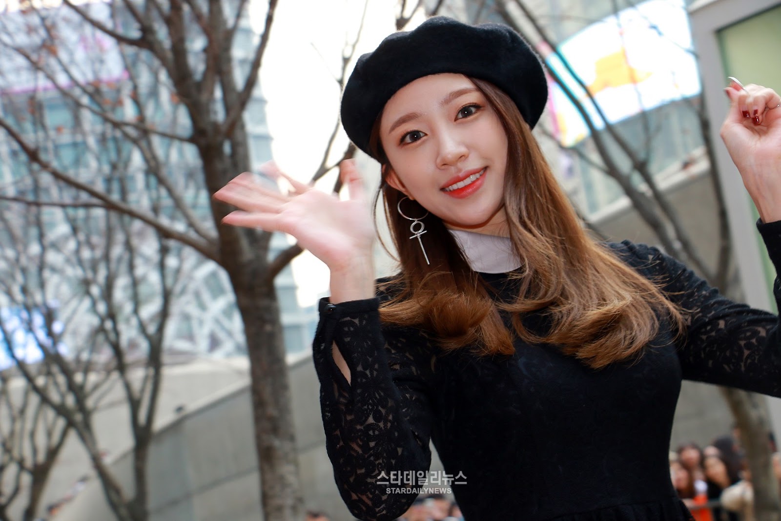 오늘자 서울패션위크 EXID LE,하니,정화 | 인스티즈