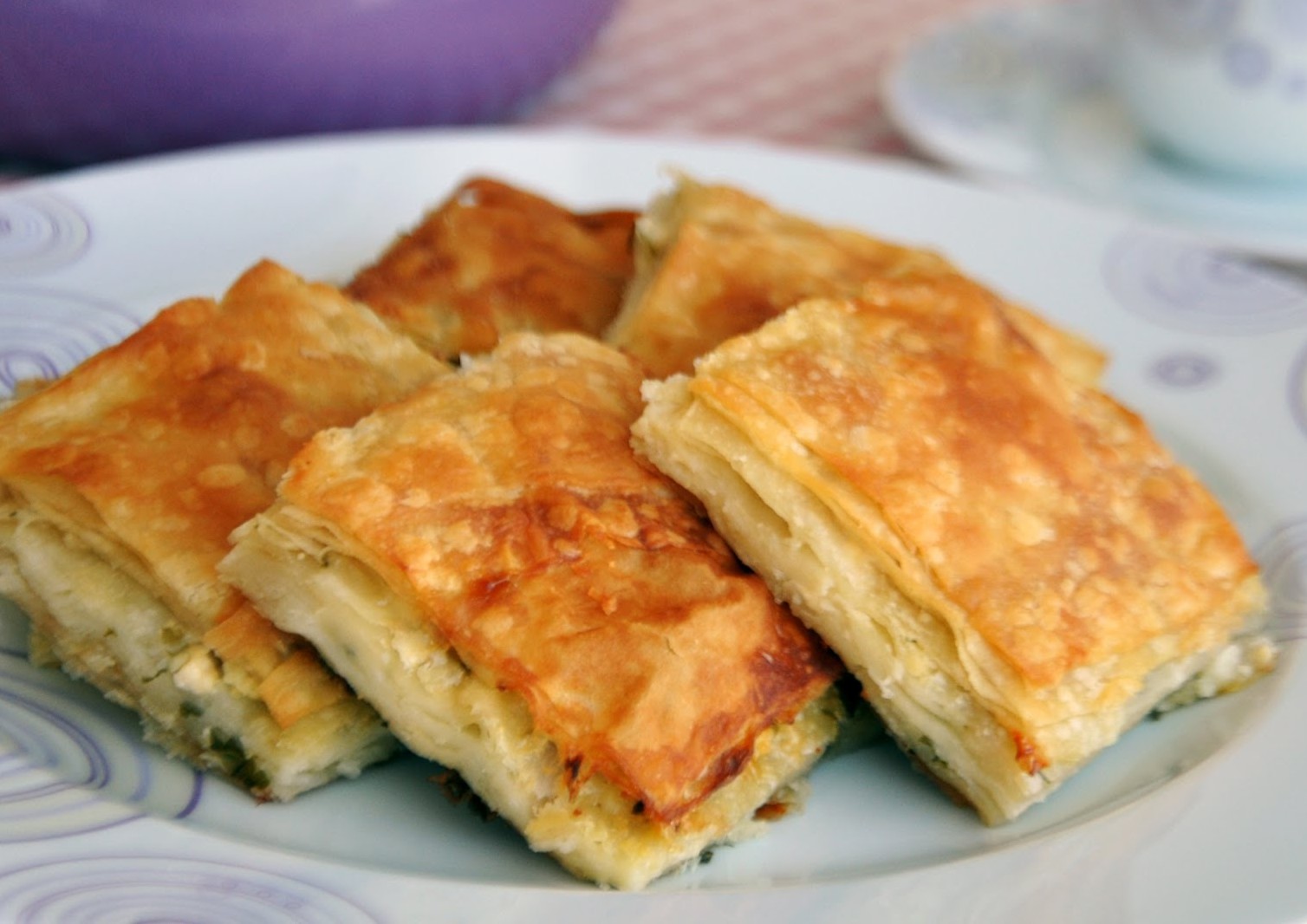 BÖREK YAPIMININ PÜF NOKTALARI VE TEPSİ BÖREĞİ