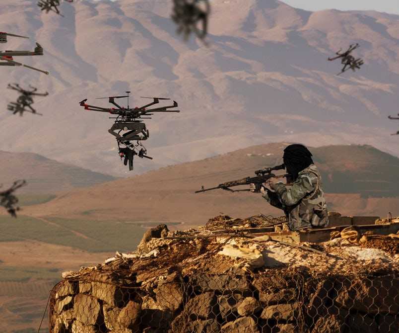 Что такое дроны на войне. Военные дроны. Квадрокоптеры военные боевые. Современные боевые дроны. Квадрокоптер военный с оружием.
