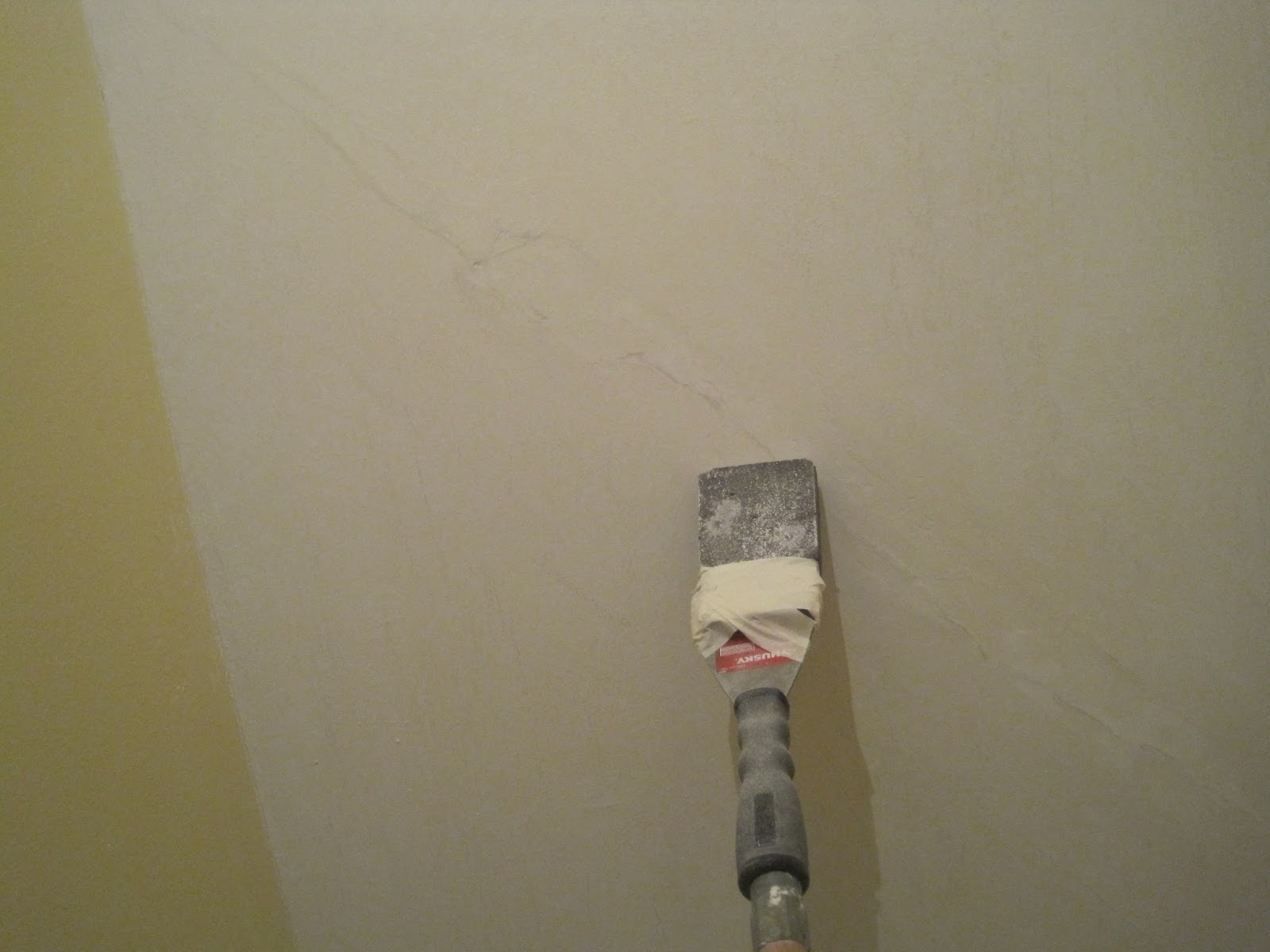 Decorated Chaos Tip for Sanding High Walls or Ceilings
