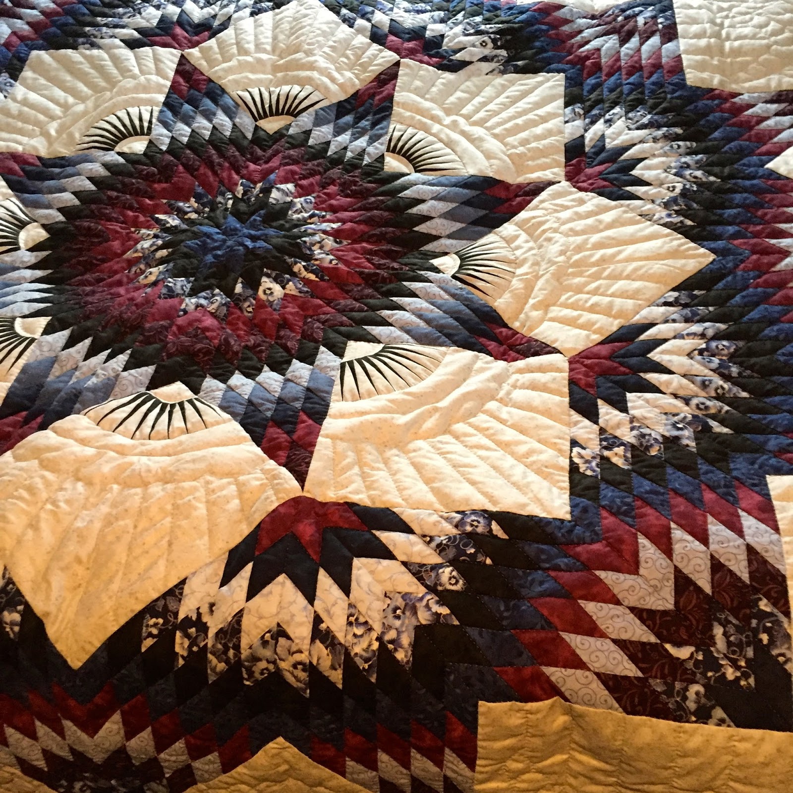 Rosa Tulpan Amish Quilt, Lancaster PA