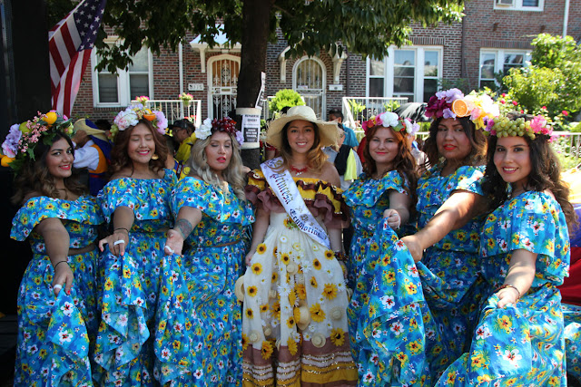 imagenes del desfile ecuatoriano de Queens New York - danza tradicional ecuatoriana