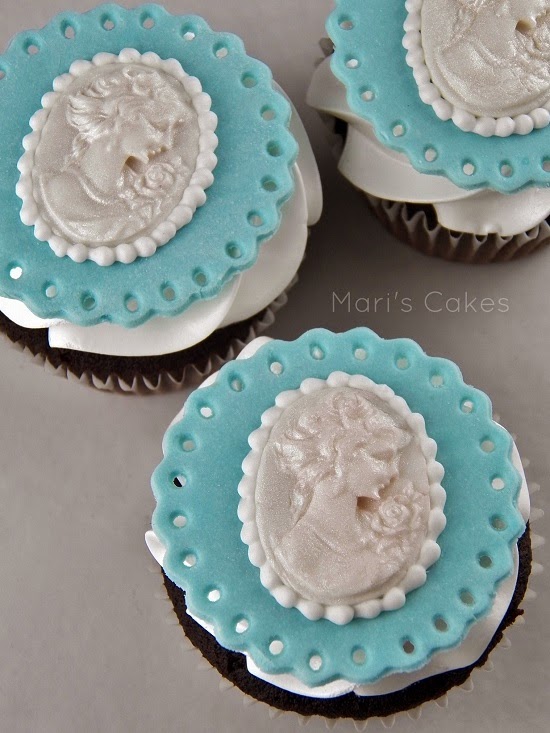 Cameo Chocolate Cupcakes and How to Use Silicon Mold | Mari's Cakes ...
