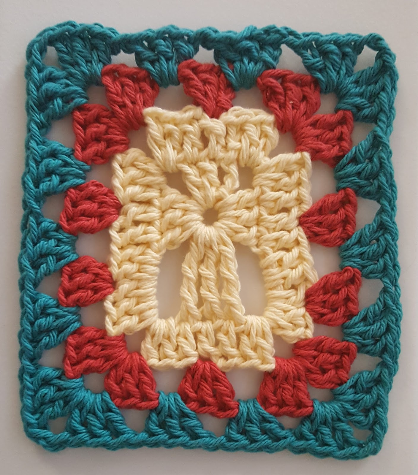 how-crafty-cross-granny-square-2