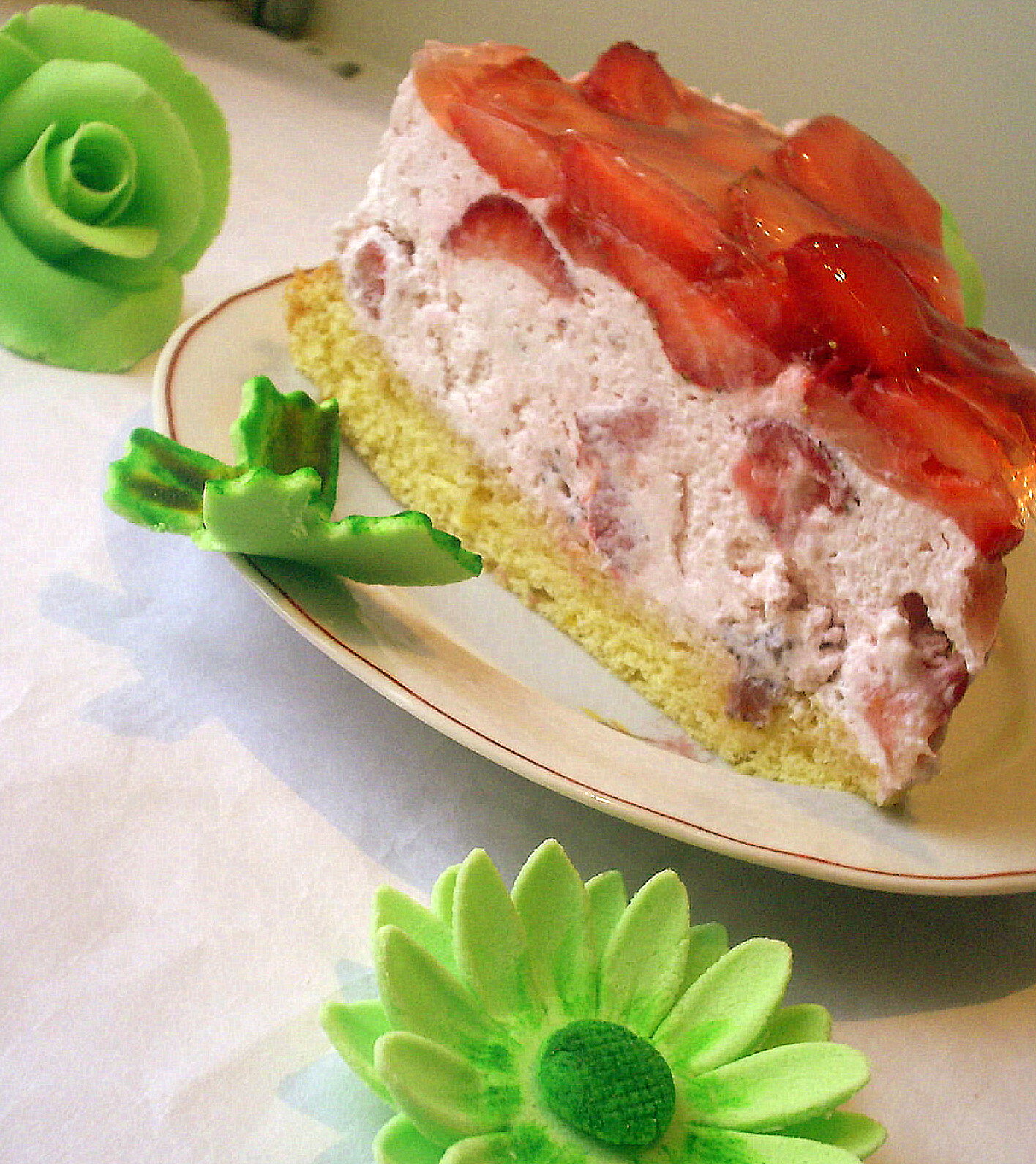 Arome Si Culori Tort Cu Iaurt Si Capsuni