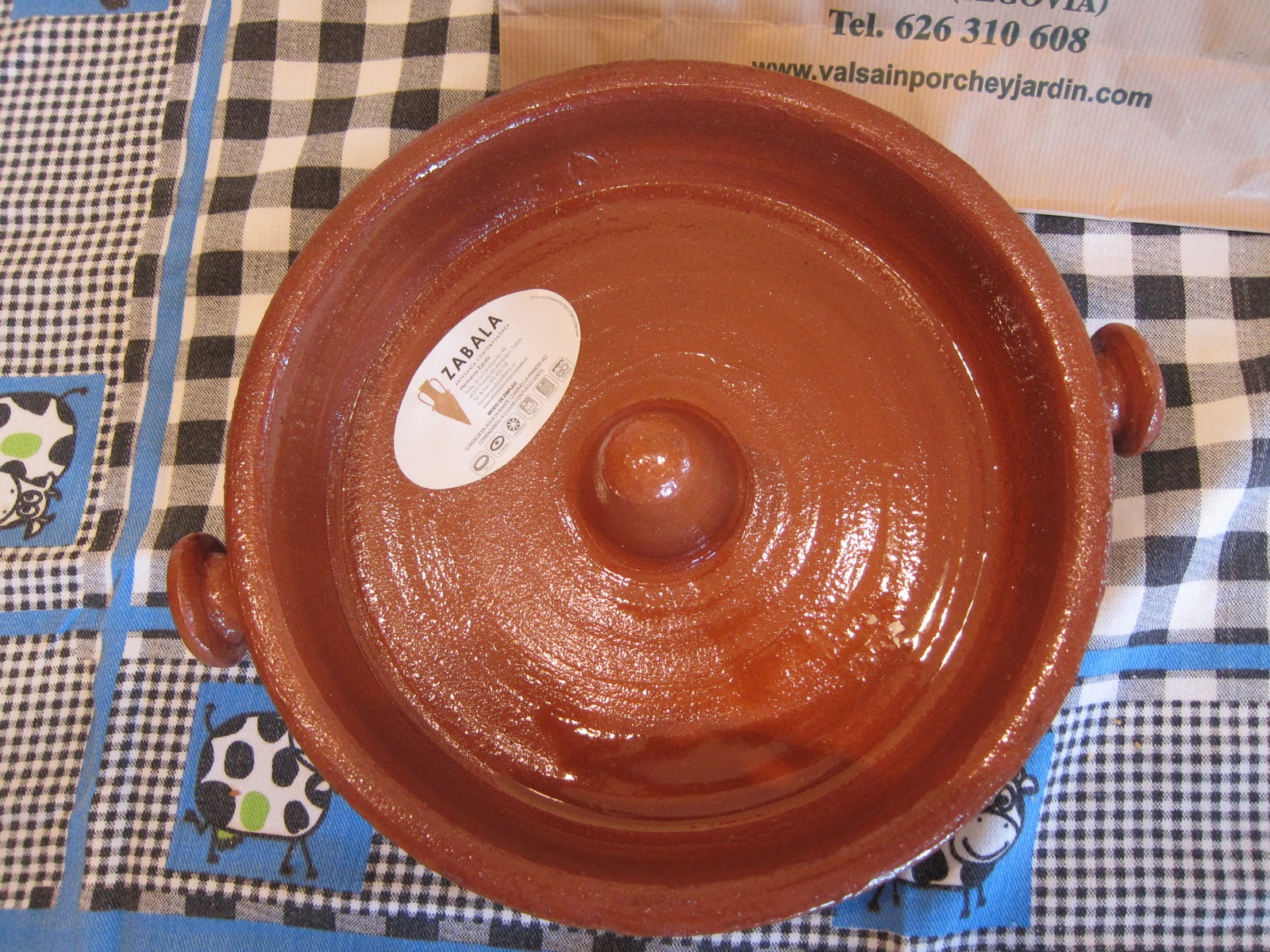 Cazuela de barro para el "pollo sentado" El blog de Lucía