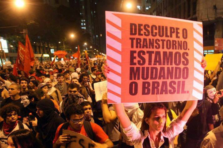 Com "lei antiterrorismo", governo Dilma caminha para estado de exceção, diz jornalista