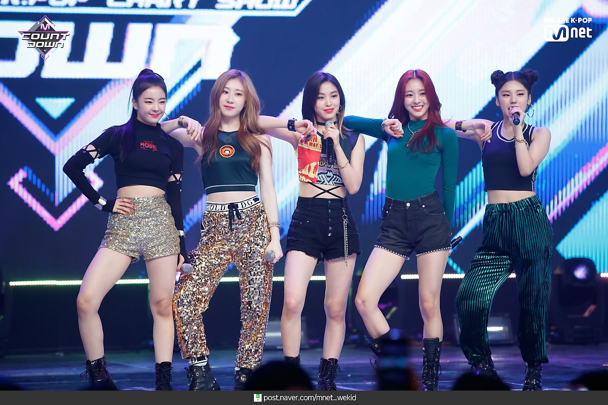 [PHOTOS] 190311 — Lia on ITZY Performance at Mnet M! Countdown