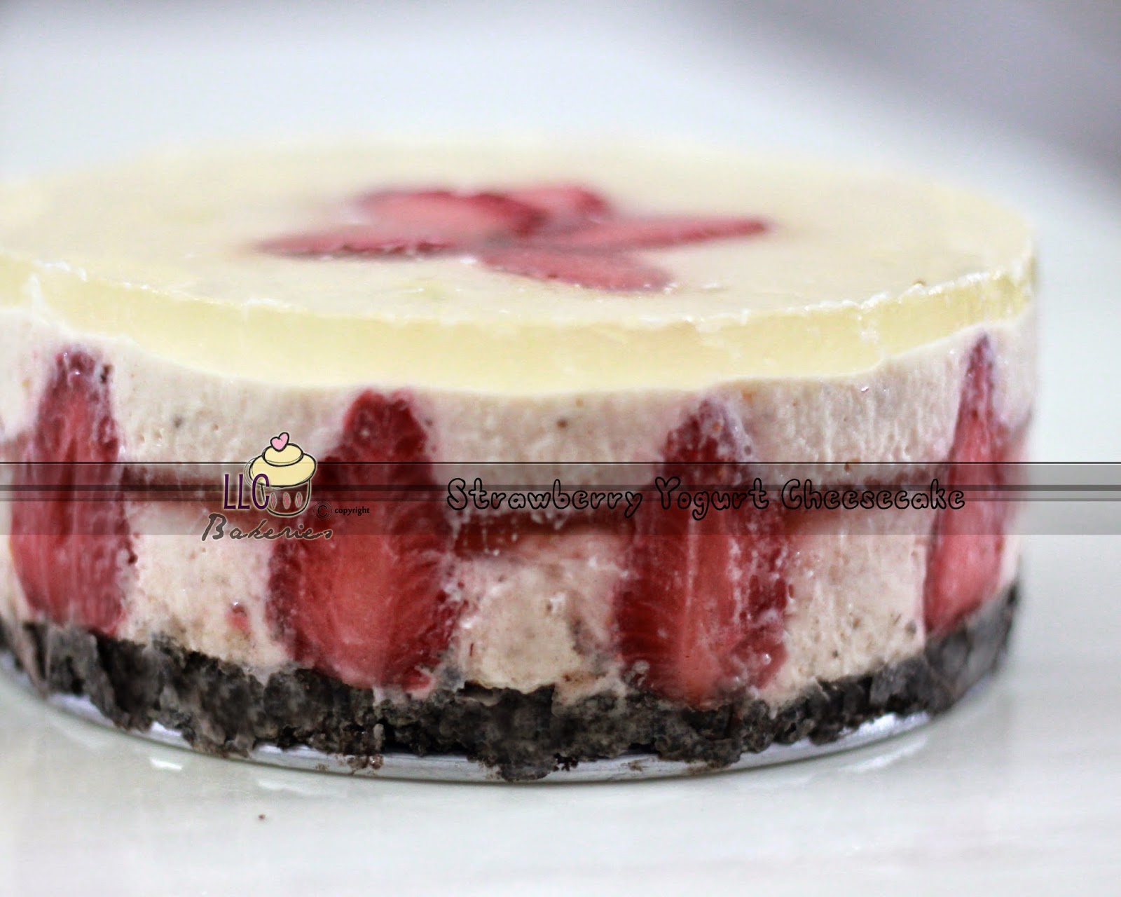 LLC Bakeries Strawberry Yogurt Cheesecake