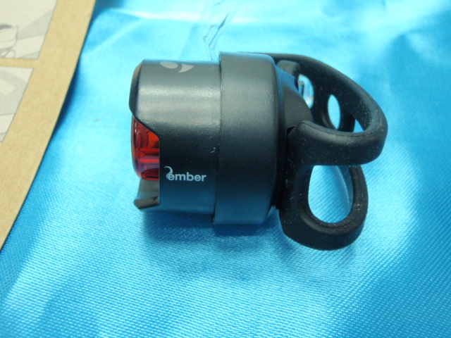 Bontrager%2BOriginal%2BSmall%2BFront%2BGlo%2B%2526%2BRear%2BEmber%2BLight%2B%252817%2529.JPG