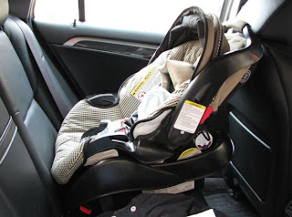 standar keselamatan jok mobil bayi
