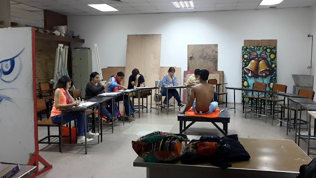 clase con modelo en vivo