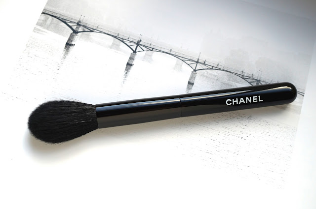 Les Pinceaux De Chanel 'Precision Powder Brush'