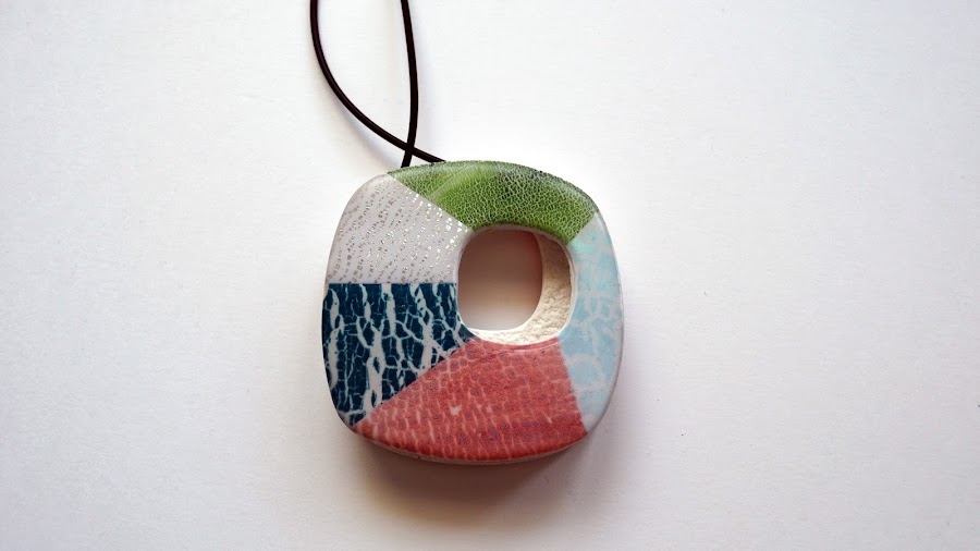 colgante craquelado arcilla polimérica