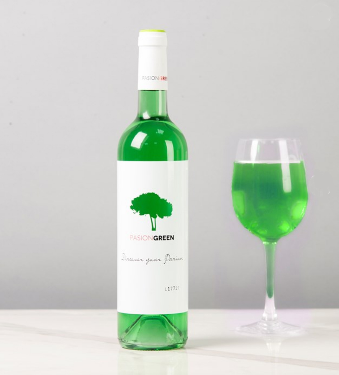 Почему вино зелено. Вино в зеленой бутылке. green life вино. вино зеленого цвета. вино с зеленой этикеткой.