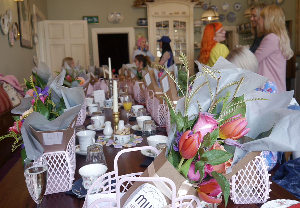 Afternoon Tea with Sun Jellies at The Butterfly and the Pig Sun Jellies, plastic baskets, retro bags, vintage style bas, colourful bags, Scottish bloggers, Glasgow, afternoon tea, The Butterfly and the Pi Glasgow, cute bags, neon bags, afternoon tea Glasgow, afternoon tea Scotland, pastel pink bas, Mud Urban flowers, flowers, Glasgow flowers