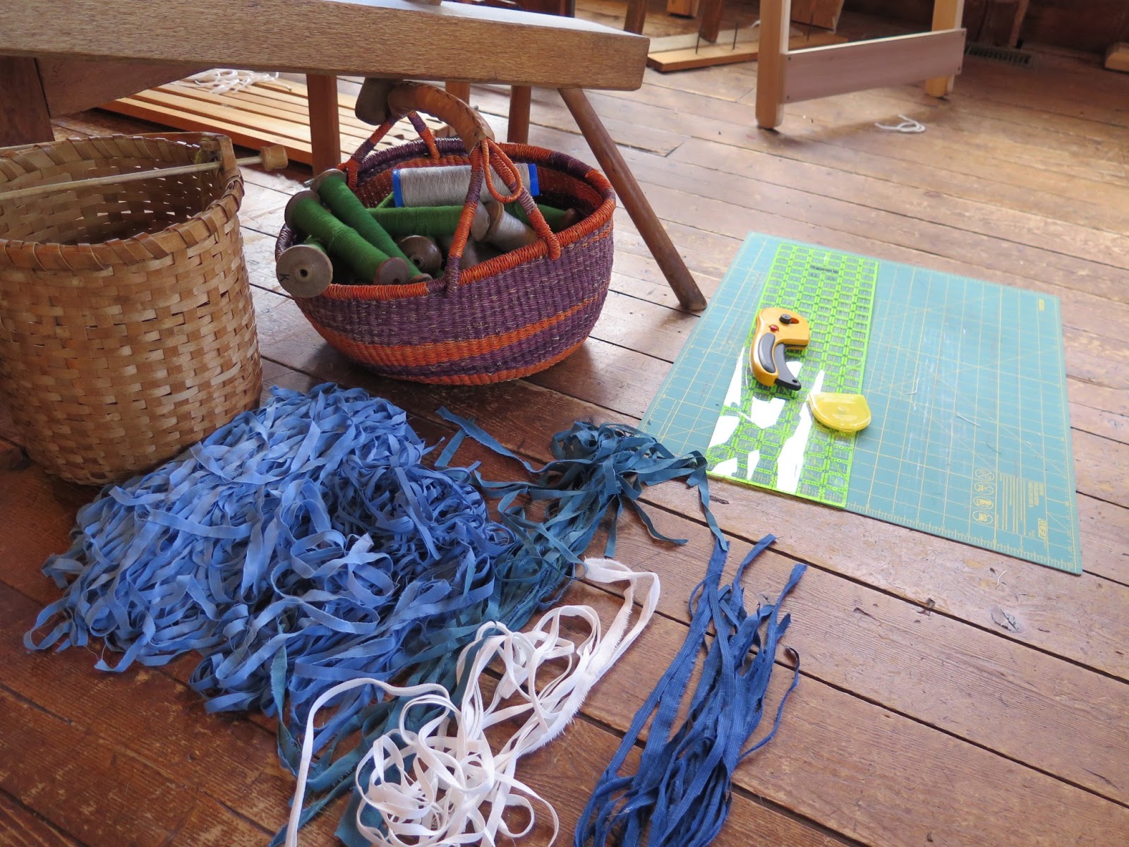 marshfield school of weaving: Birthday's, Blues & Barn Looms.