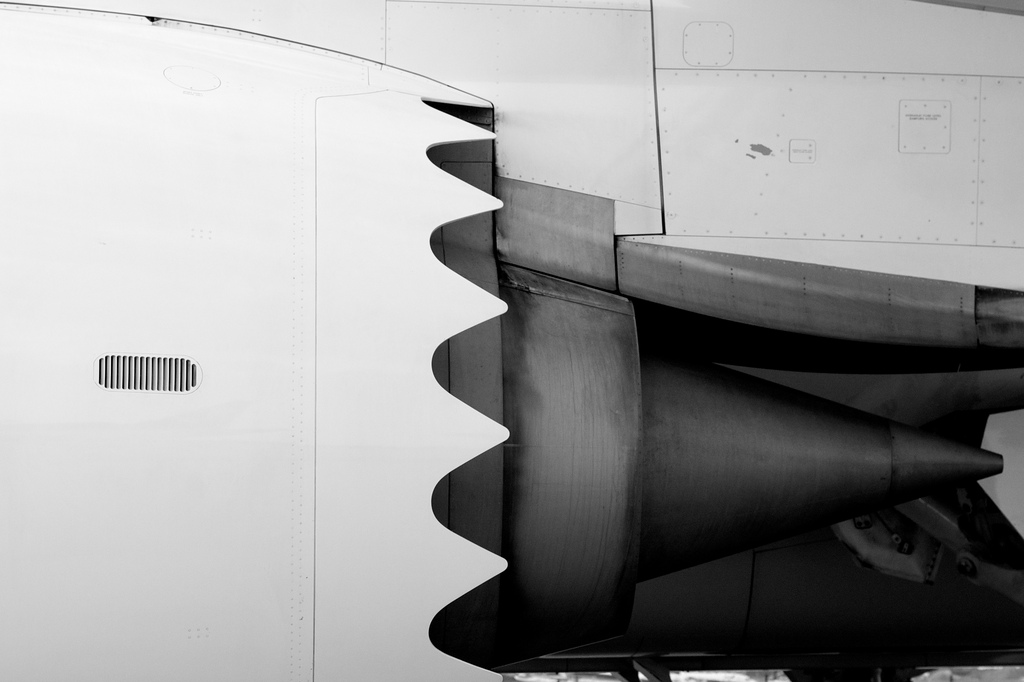 Why do Boeing 747 and Boeing 787 engine have chevron nozzle? Aircraft