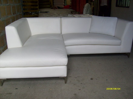 MUEBLES EN CUERO