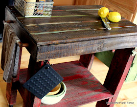kitchen island, pallet wood, build it, paint, stain, hooks, towel holder, DIY, http://bec4-beyondthepicketfence.blogspot.com/2012/04/pallet-island.html