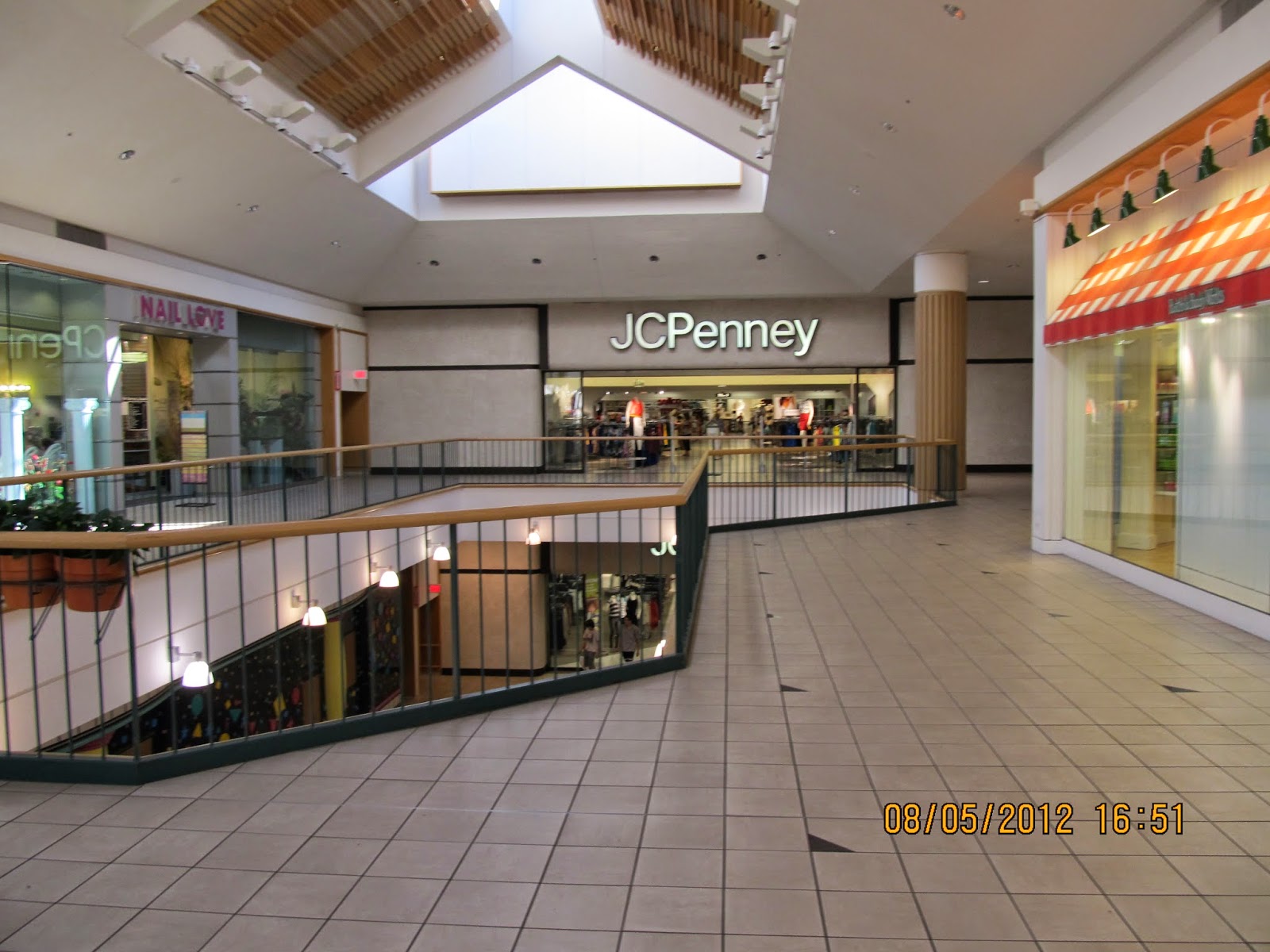 Trip to the Mall Stratford Square Mall ( Bloomingdale, IL)