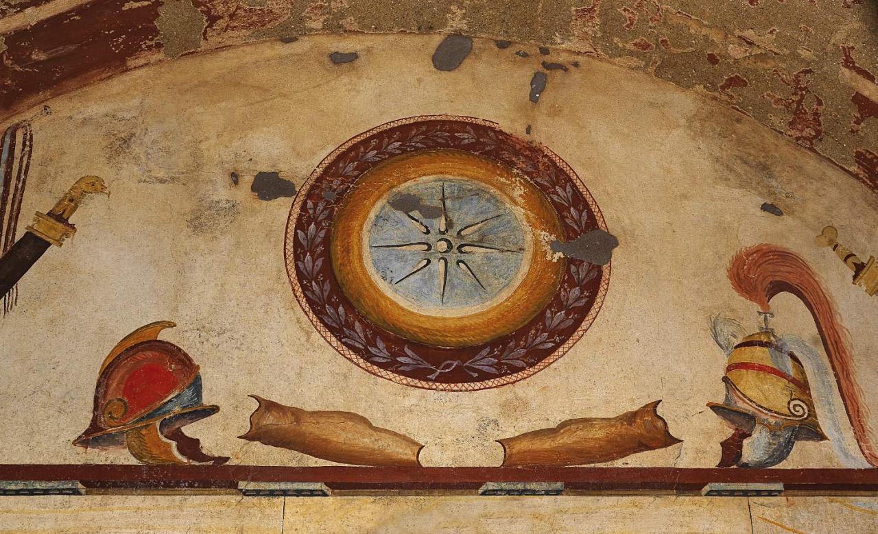 imágeneshistóricas.blogspot.es: Tumba de Lyson y Calicles