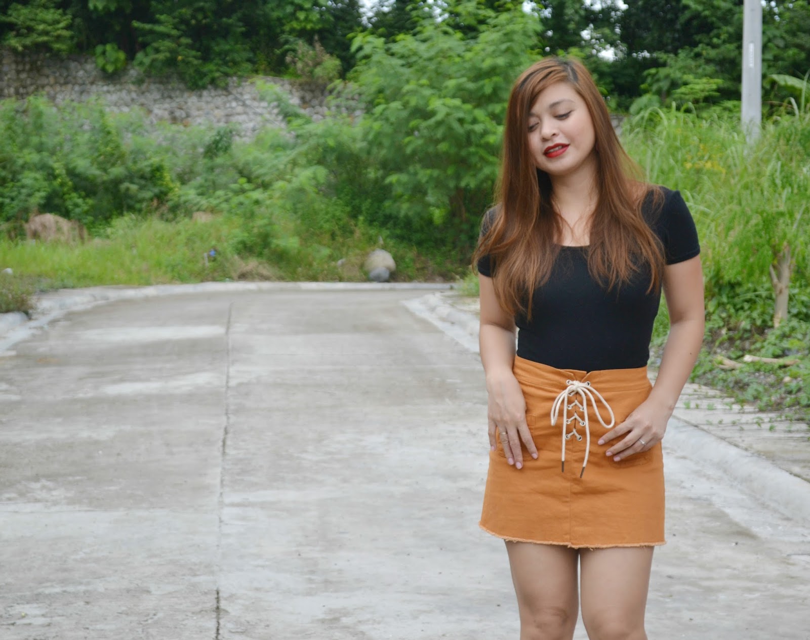 How to Wear Lace Up Skirt